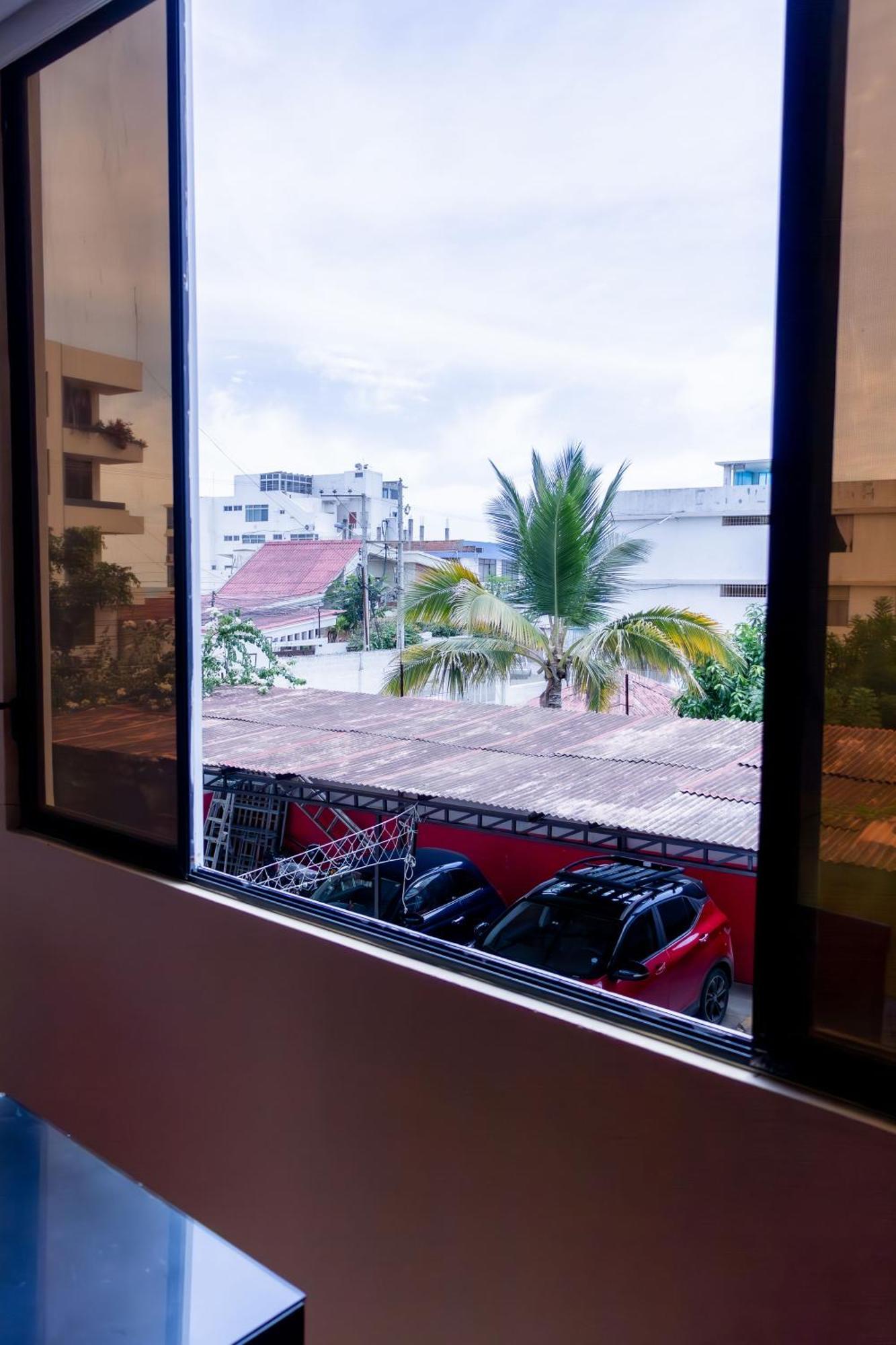 Hostal Antares Manta Esterno foto